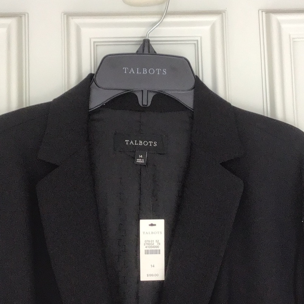 Classic Wool Crepe Blazer